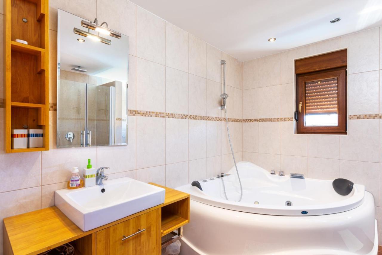 Apartmán Marlera - Penthouse Ližnjan Exteriér fotografie